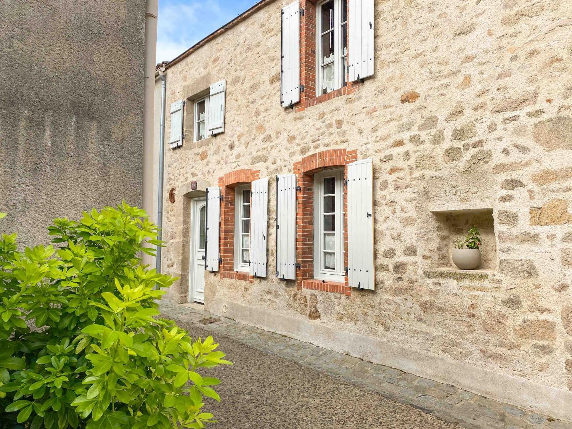 Le Logis De La Forge A 10 Min Du Puy Dufou Villa Mortagne-sur-Sevre Екстериор снимка
